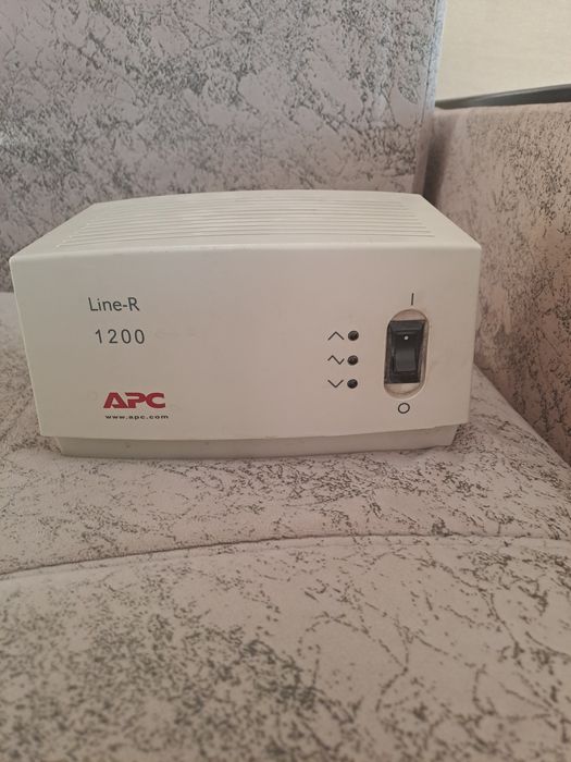 Стабілізатор напруги