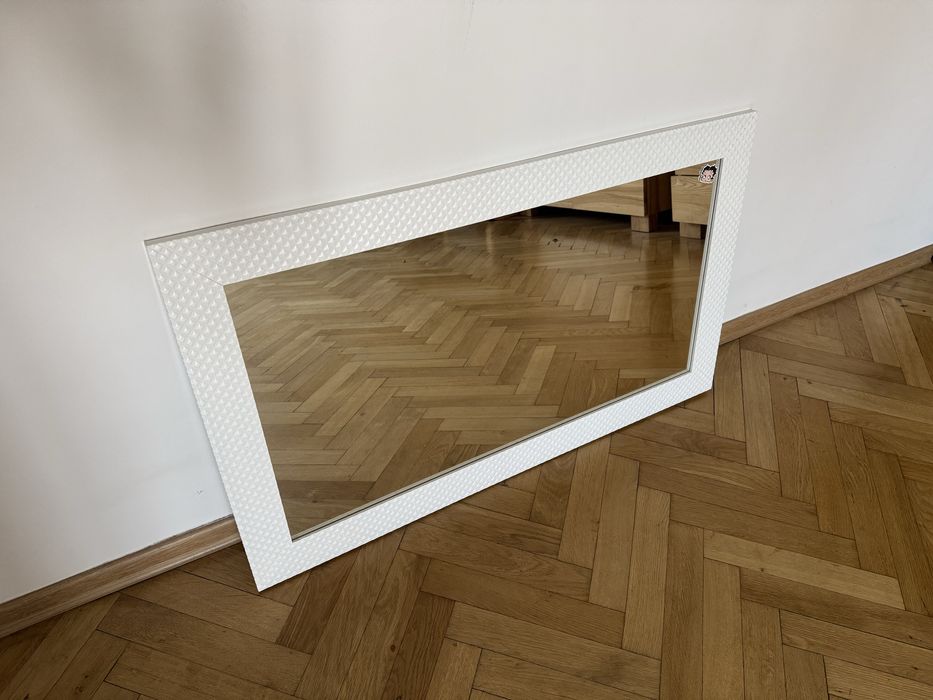 Lustro z biala ozdobna rama 108x63,5 cm