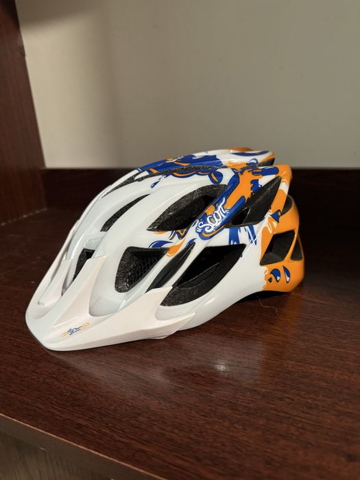 Шолом підлітковий-дорослий