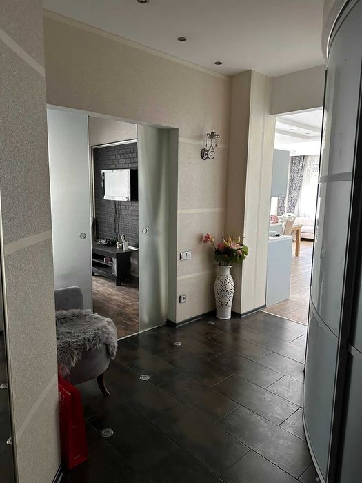 Элегантная квартира на пр-те Шевченко с 2 спальнями и кухней-гостиной