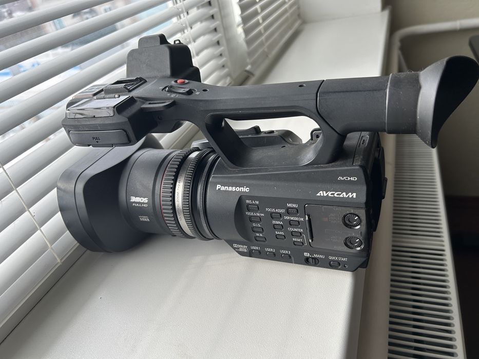 Panasonic AG-AC90EN + 2 акумулятори, повна комплектація