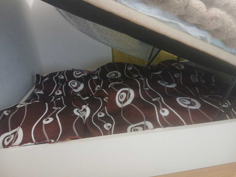 Vendo cama de casal, com estrado elevatório64552930324609123