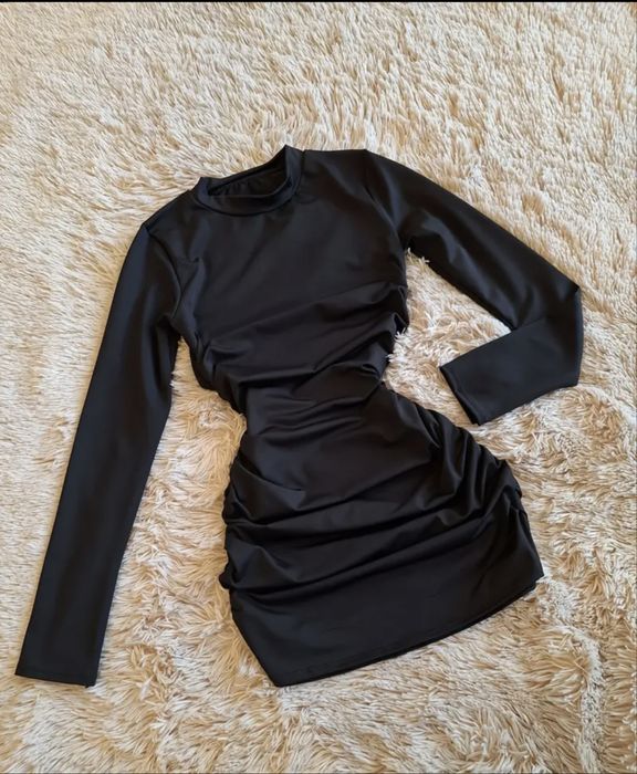 Сукня з складками нова