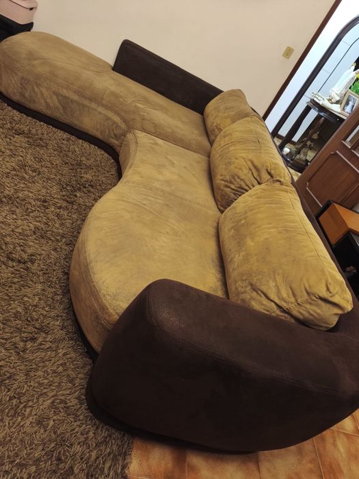 Sofá bege/castanho + mesa de apoio