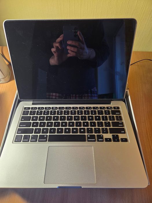 MacBook Pro 13" Retina A1502 (Early 2015) i5 / 8GB / 512GB SSD
