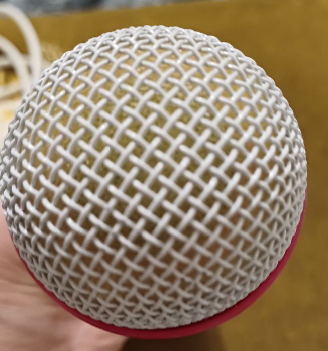 Проводной микрофон Easy Karaoke. 
Предназначен для использования с кар