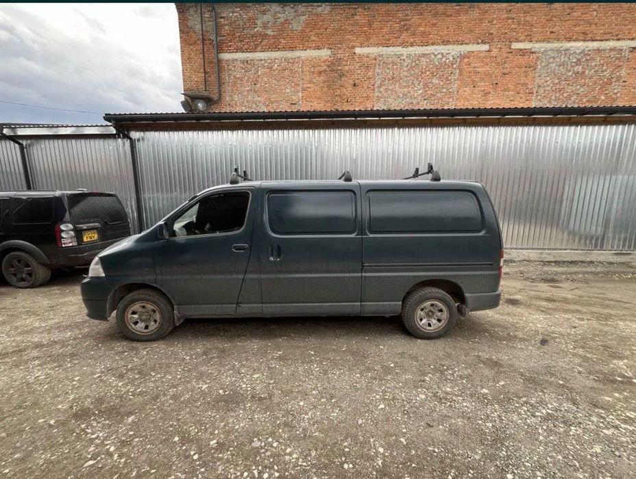 Toyota Hiace 2.5