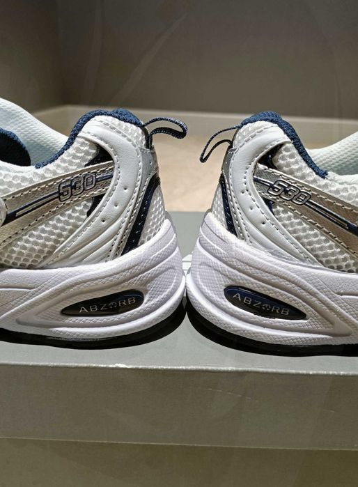 Białe tenisówki New Balance 530 w rozmiarze 38