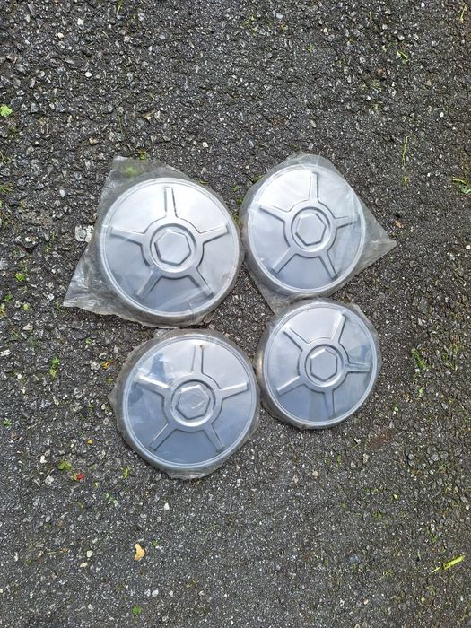 Tampões cromados Simca 1000 Novos
Para mais in