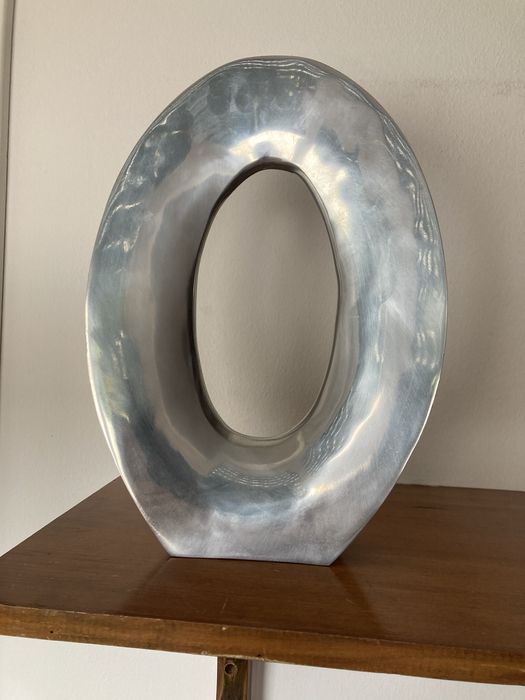 Jarra decorativa em l ferro