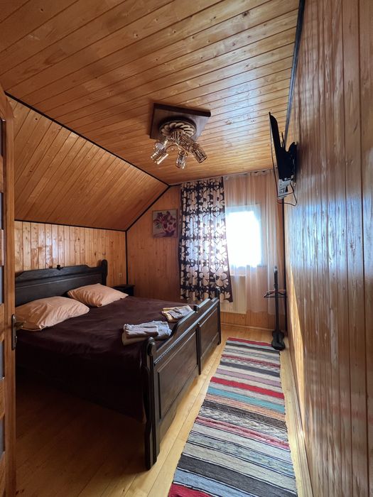 Здається будиночок. Баня і чан є на території