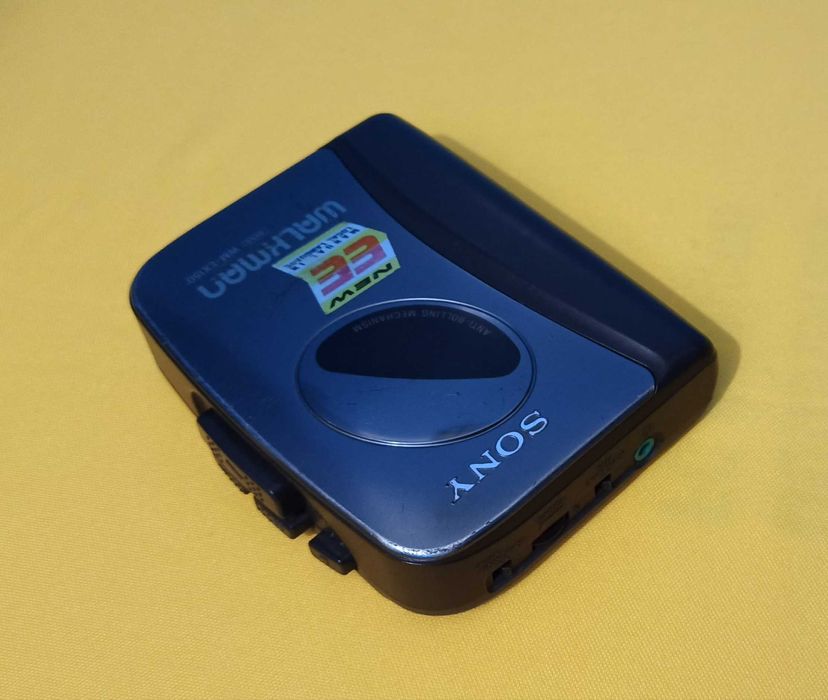 Кассетный плеер Sony Walkman WM-EX150 с наушниками