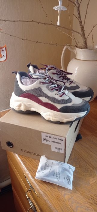 Кроссовки женские TJ Collection,кросівки жіночі р 39: 2 600 грн