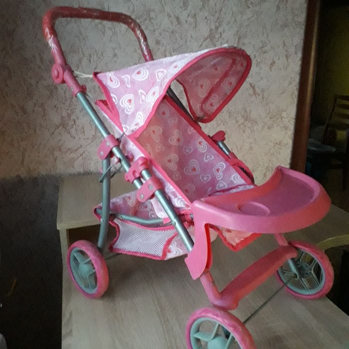 Коляска детская, игрушка.