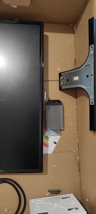 Монитор Samsung матовый