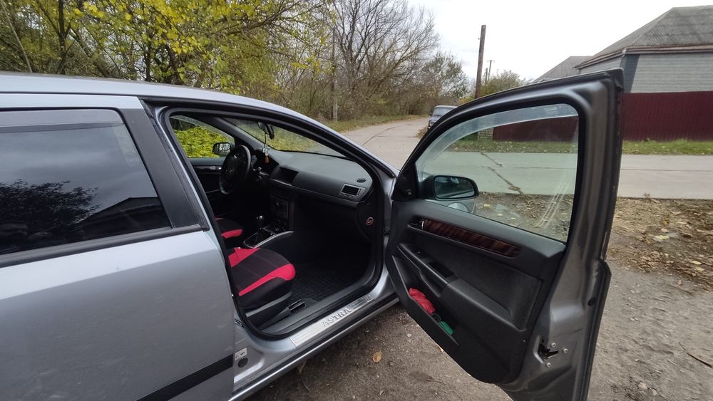 Opel Astra H 2005 рік 1,4 газ/бензин в доброму стані