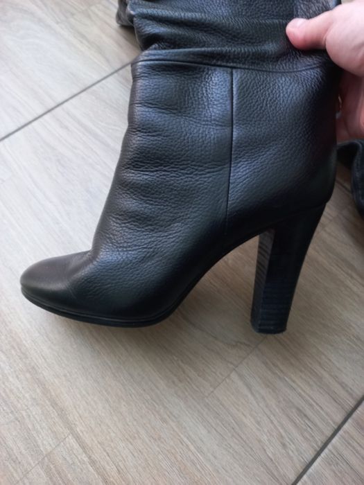 Шикарные кожаные сапоги 39р.