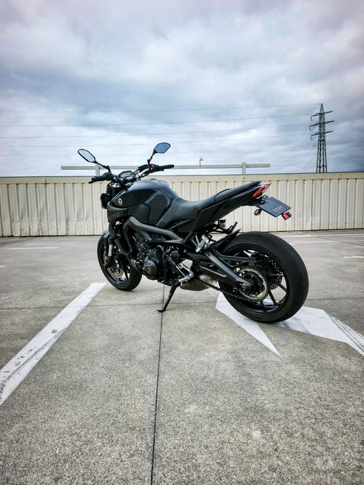 Yamaha MT-09 c/ Akrapovic