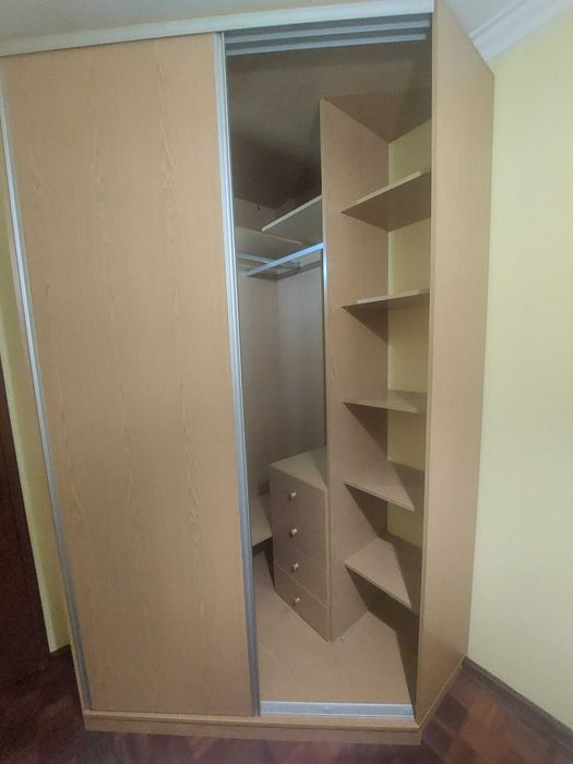 Roupeiro Espaçoso para Quarto – Oportunidade Imperdível