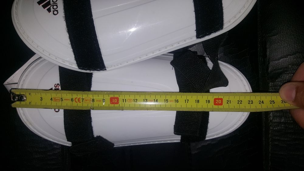 Caneleiras originais Adidas