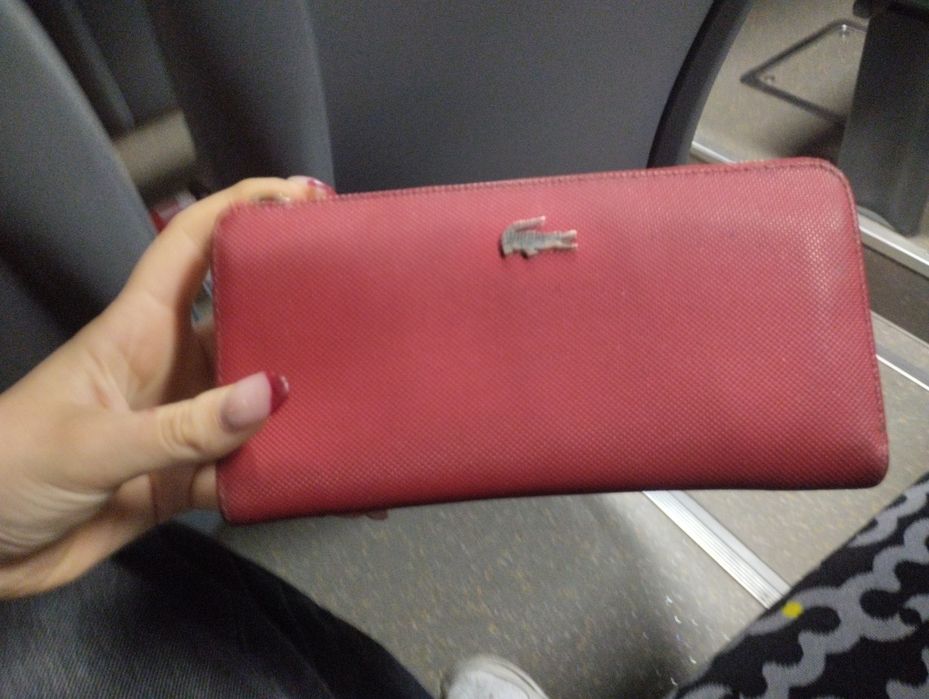 Carteira Lacoste usada