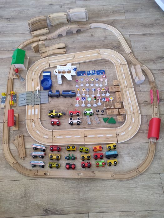 Tory drewniane z Ikea i Lidla, pociągi,samolot,znaki