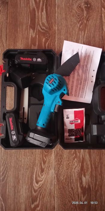 Акумуляторна пилка Makita