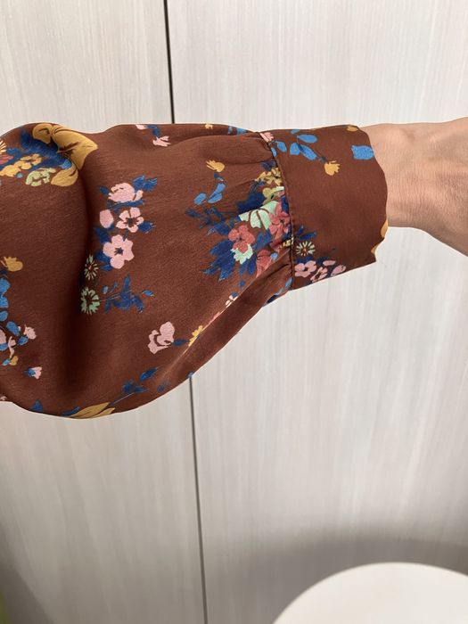 Vestido zara com toque acetinado