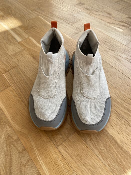 Кросівки ,взуття Zara