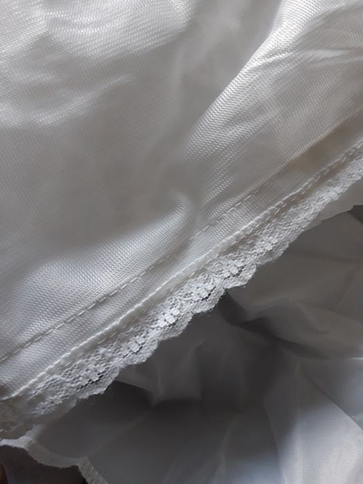 Halka ślubna do sukni ślubnej S nowa na kole