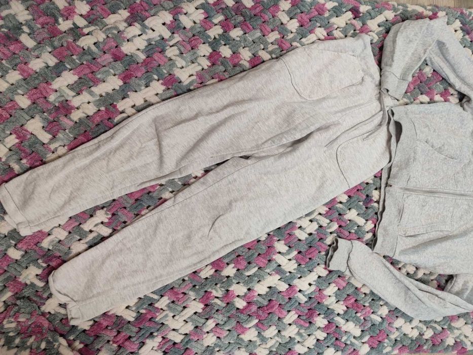 Спортивний костюм на дівчинку