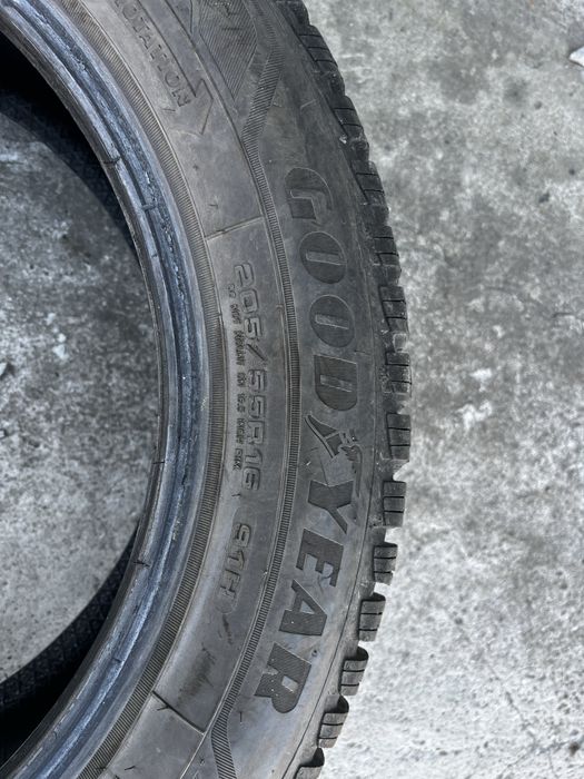Продам зимові гарні шини GoodYear 205/55 R16