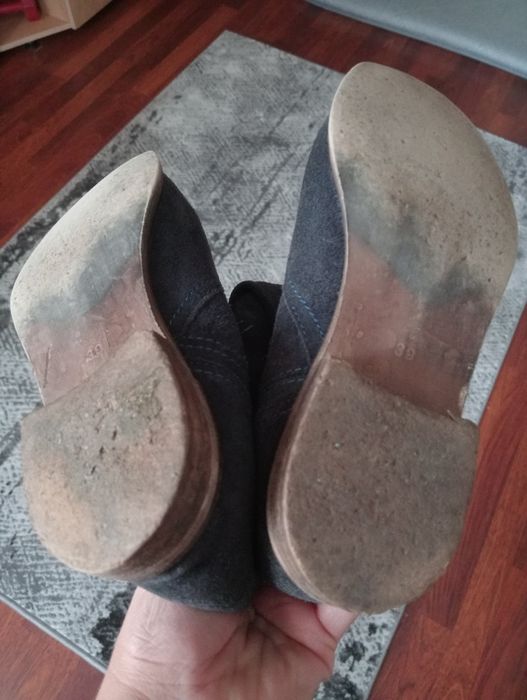 Безкоштовно замшеві ботіночки 39 р.