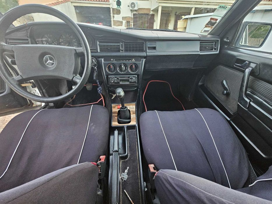 Carro para venda em bom estado.