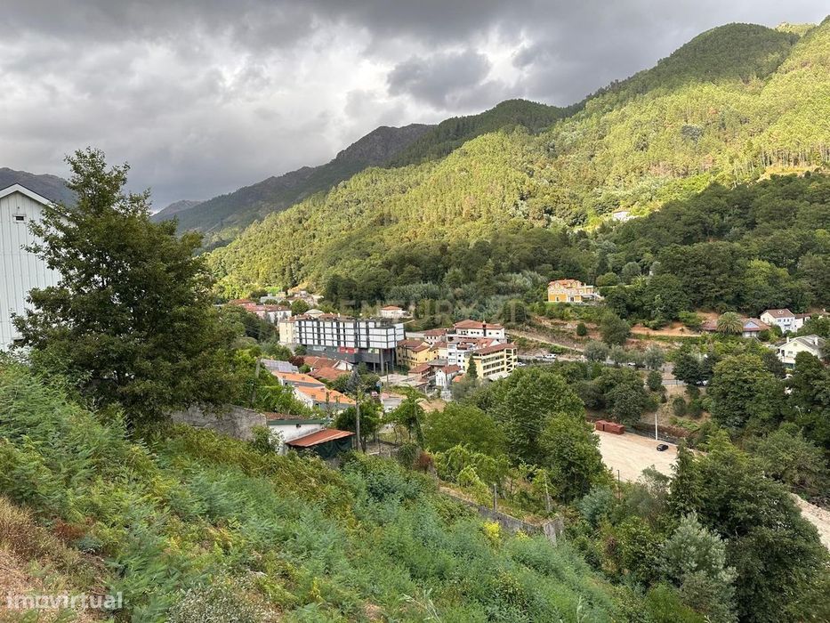 Terreno Urbano em Vila do GerÊs , Terras de Bouro - 67.500€