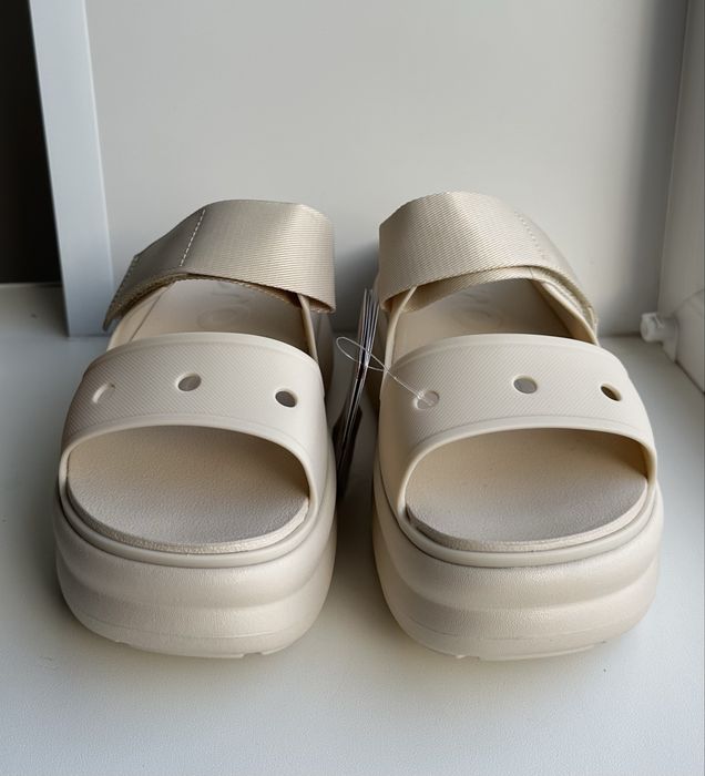 Crocs Soho Two Strap Sandal бежеві жіночі сандалі 41 розмір нові