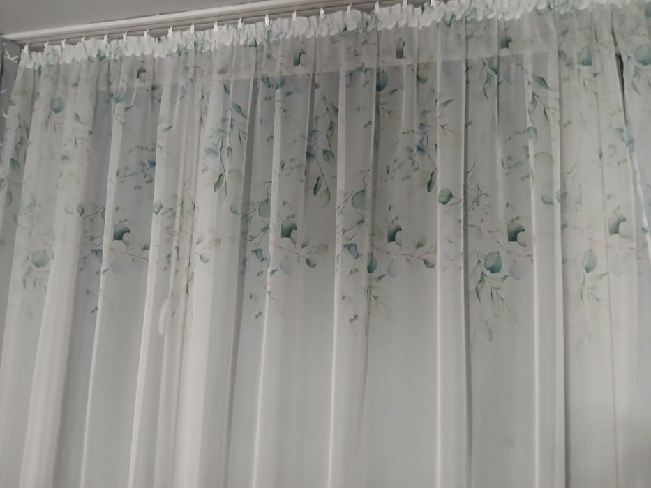 Firana na taśmie wiosenna woal biała listki 3 metry