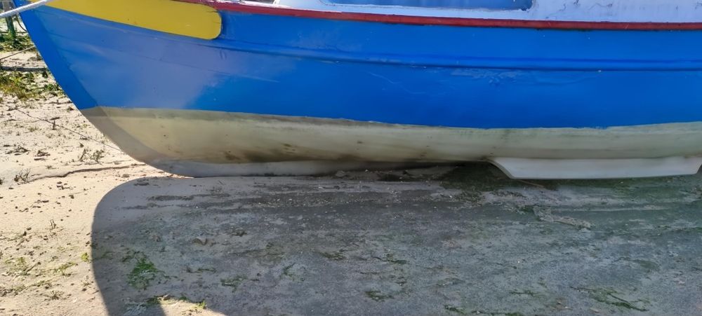 Barco madeira 4,90m com cabine + Yamaha 6HP 4T shaft longo  15 h uso