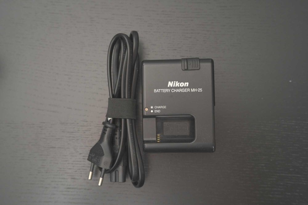 Nikon D7100 (Em Bom  Estado)