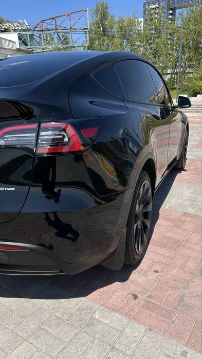 Tesla Model Y Long Range Dual Motor