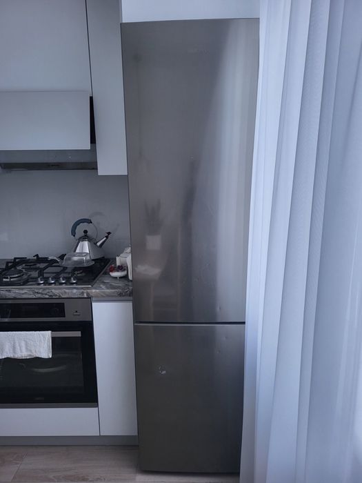 Холодильник Samsung