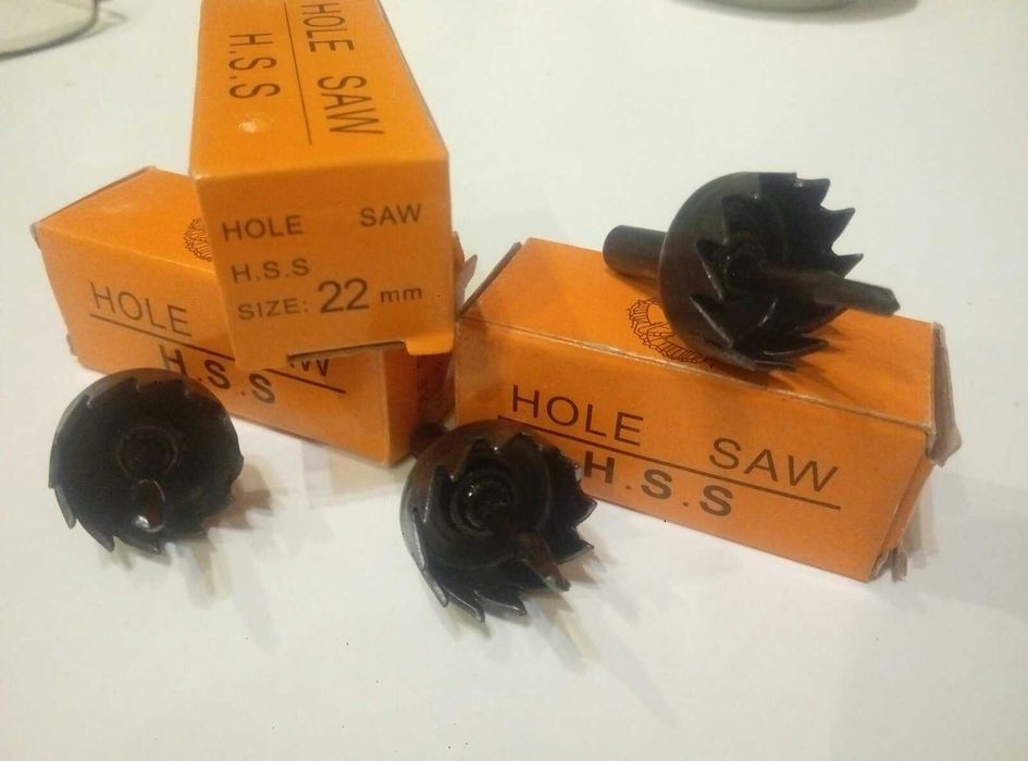 Фреза  для пластика (для датчика парктроника.)