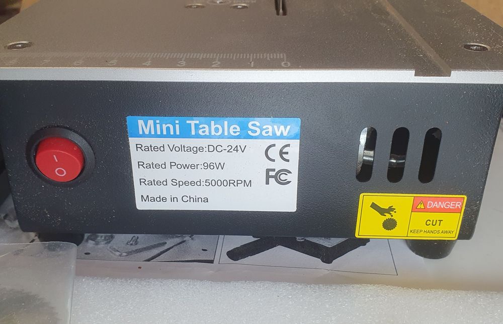 Mini piła tarczowa stołowa modelarstwo 4x tarcze zasilacz