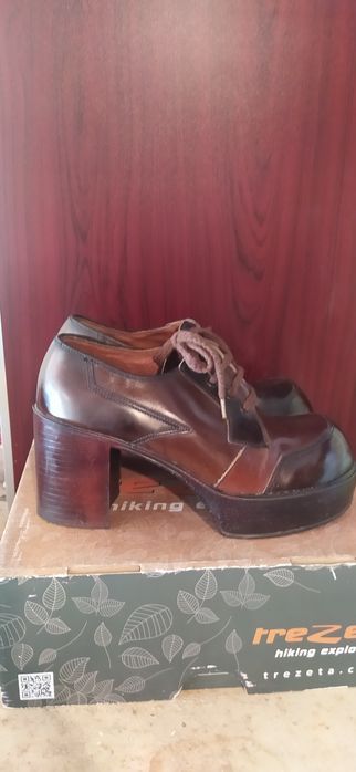 Продам  туфли на платформе