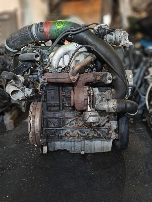 Двигун мотор двигатель BJB 1.9 TDI caddy Touran golf Bora Passat