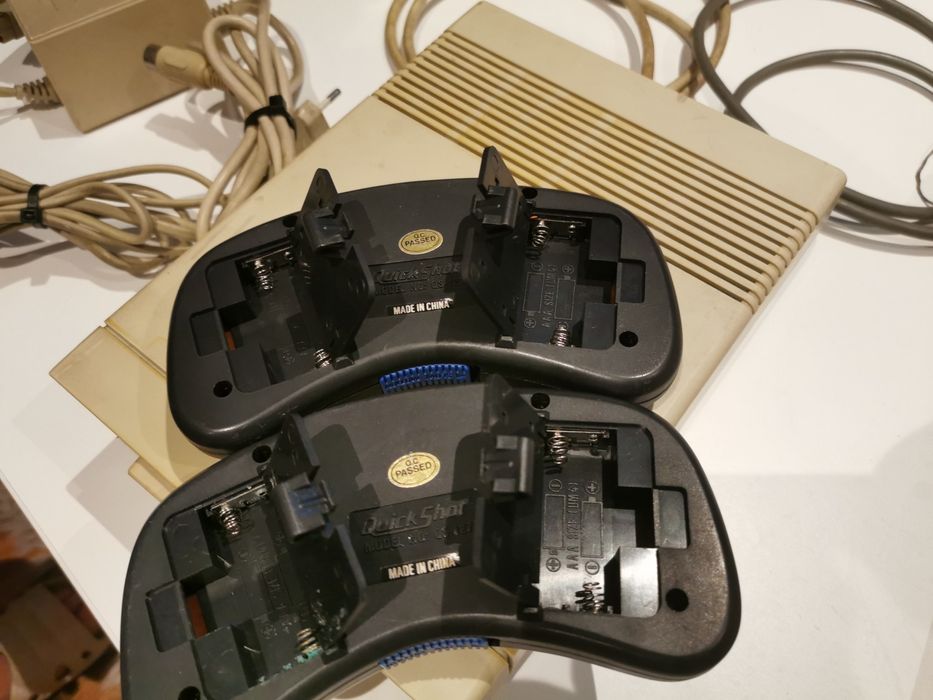 Komputer PRL Commodore 128