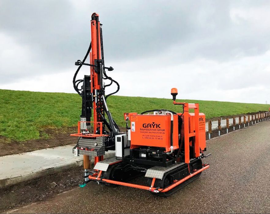 Забивка паль. Сонячні електростанції. СЄС. Забивка паль.Gayk HRE 3000