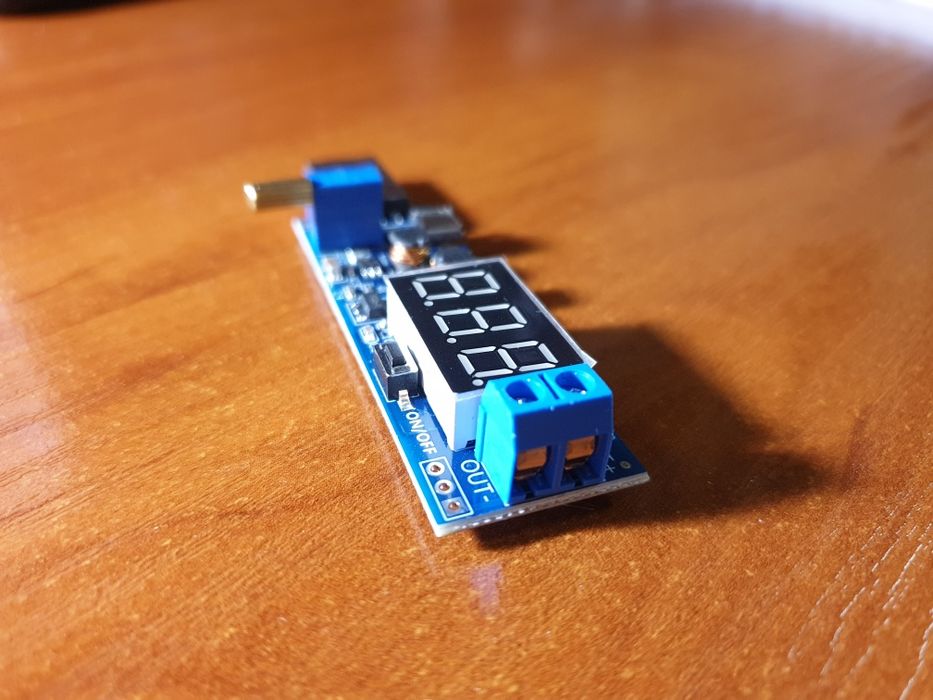 Преобразователь напряжения  USB на 1-24В для Вайфай роутера.