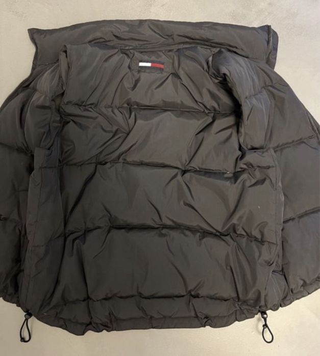 Colete de Penas preto Tommy Hilfigher original. Nunca usado