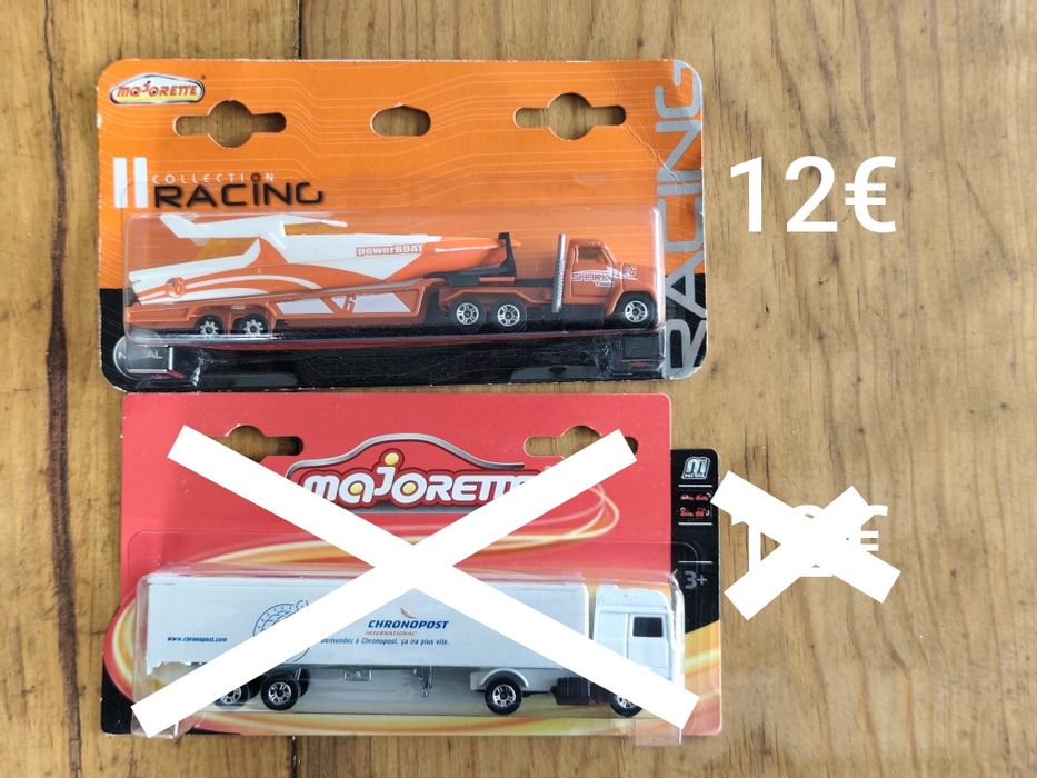 1:64 hot wheels real riders e packs ferrari. Team transport